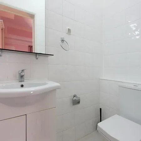 In Guest - Anglesh Located Near Center Lisbon