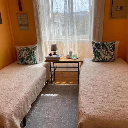 In Guest - Anglesh Located Near Center
